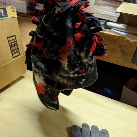 Boys Mohawk Winter Hat with gloves - Picture 2 of 5
